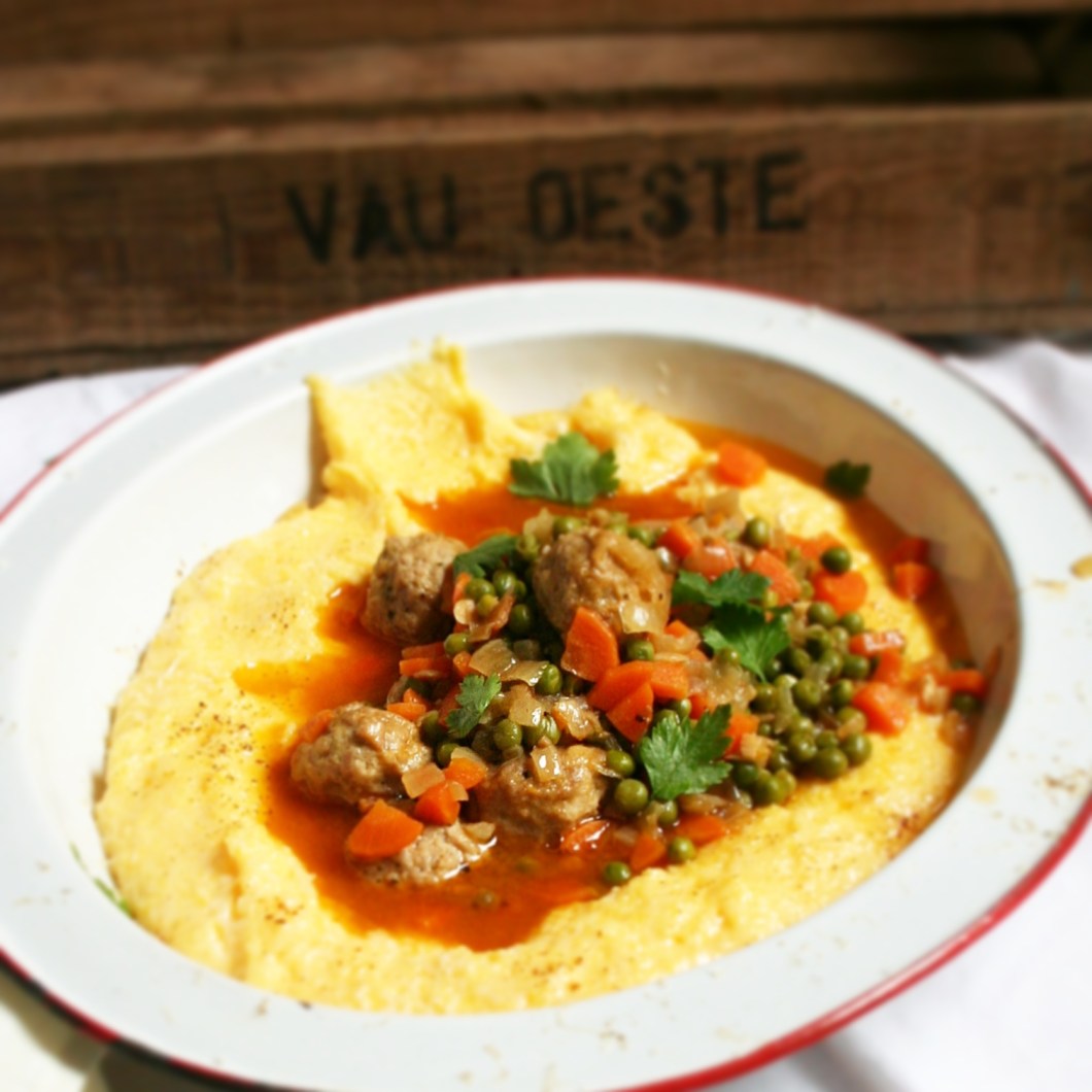 Albondigas con polenta - Reyes Mitter